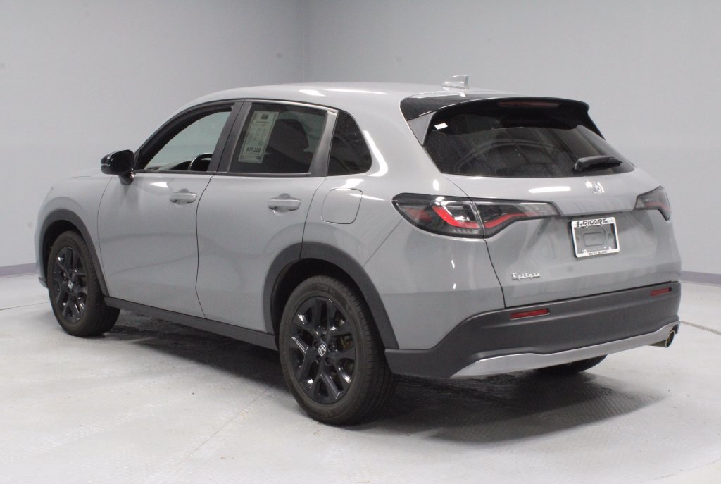 Used 2025 Honda HR-V Sport image 8