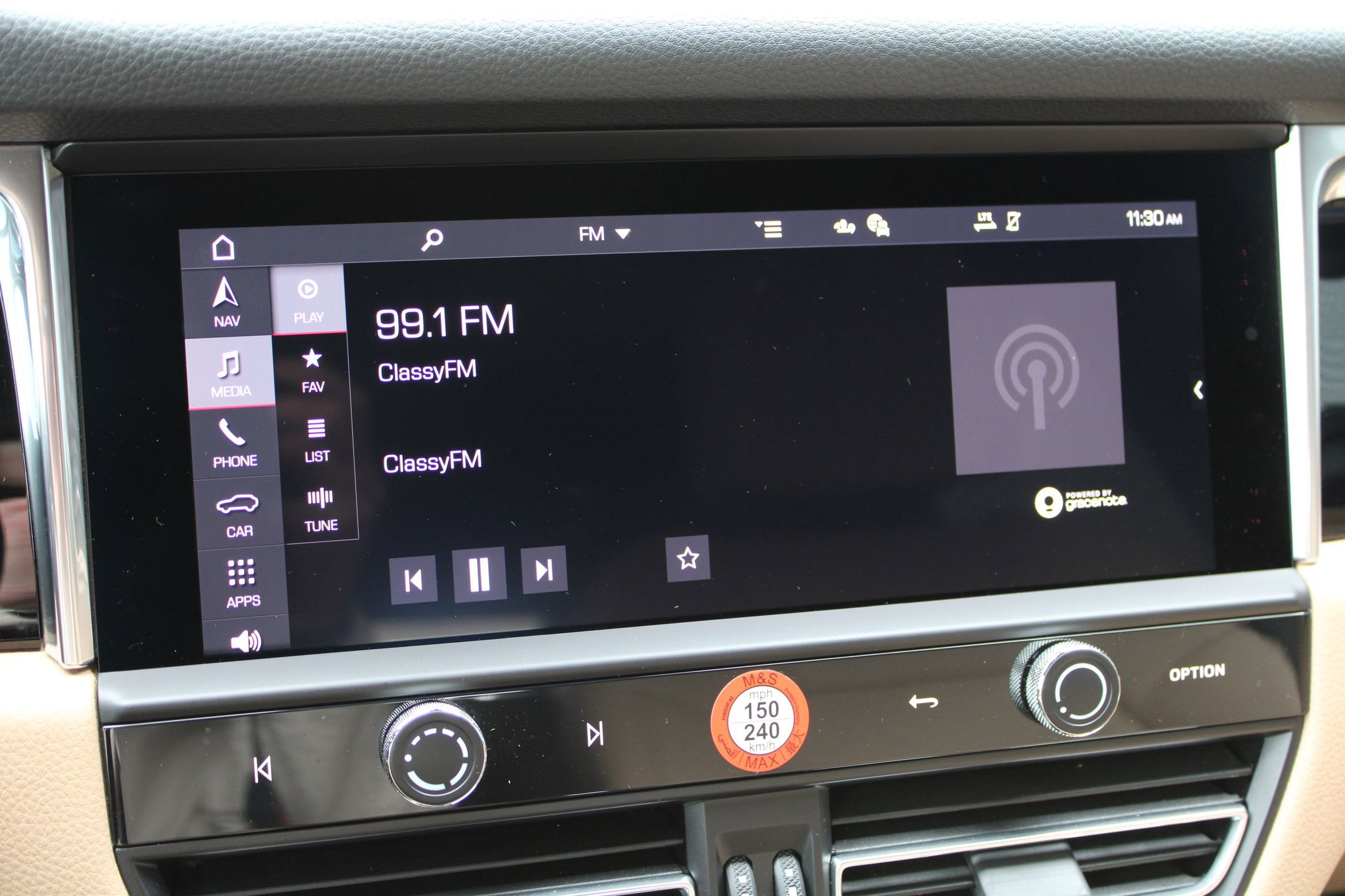 Used 2025 Porsche Macan image 19