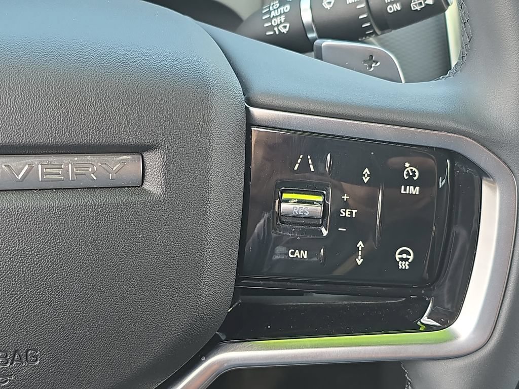 Certified 2025 Land Rover Discovery Sport Dynamic SE AWD/4WD image 18