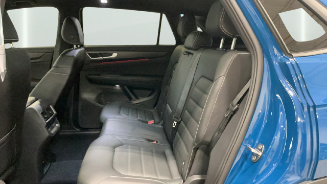 Certified 2026 Volkswagen Atlas Cross Sport SEL R-Line w/ MDO Package AWD/4WD image 14