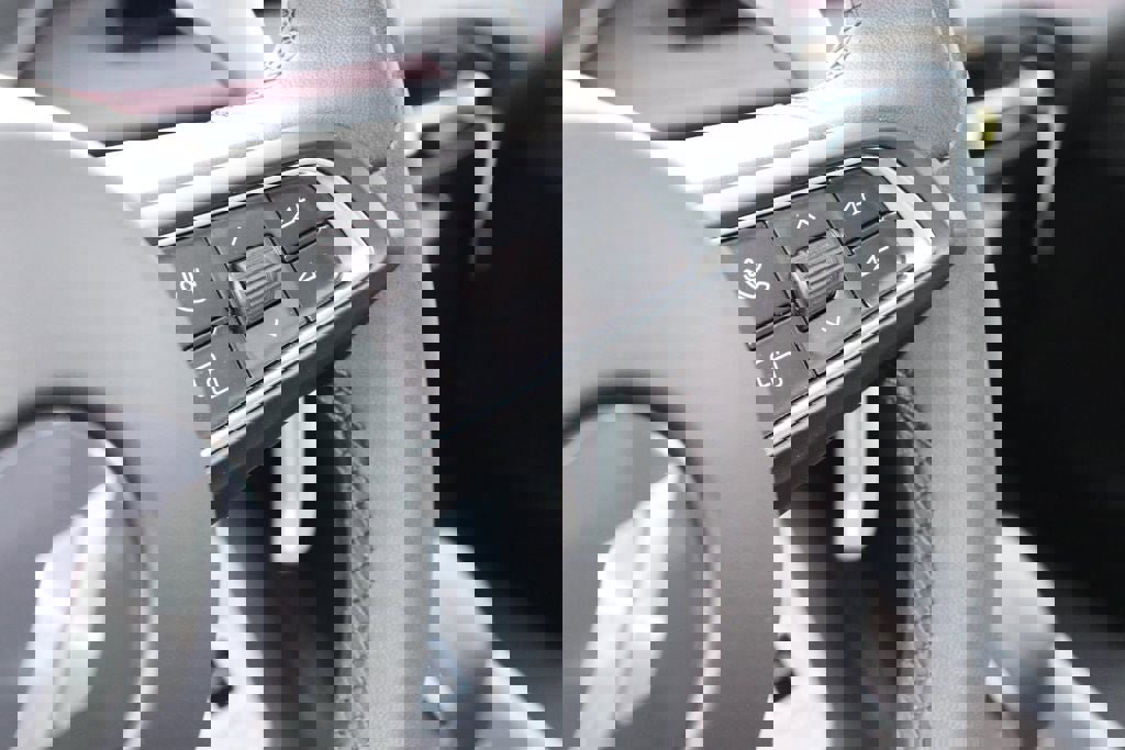 New 2024 Dodge Hornet R/T Plus w/ R/T Blacktop Package image 17