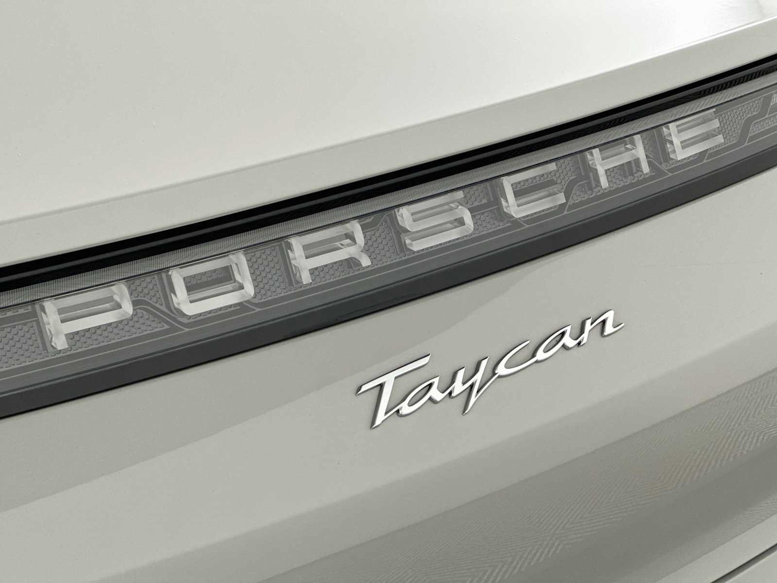 Certified 2025 Porsche Taycan RWD image 31