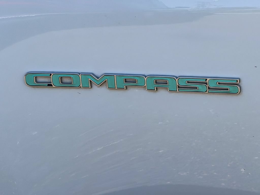 Used 2022 Jeep Compass Latitude AWD/4WD image 12