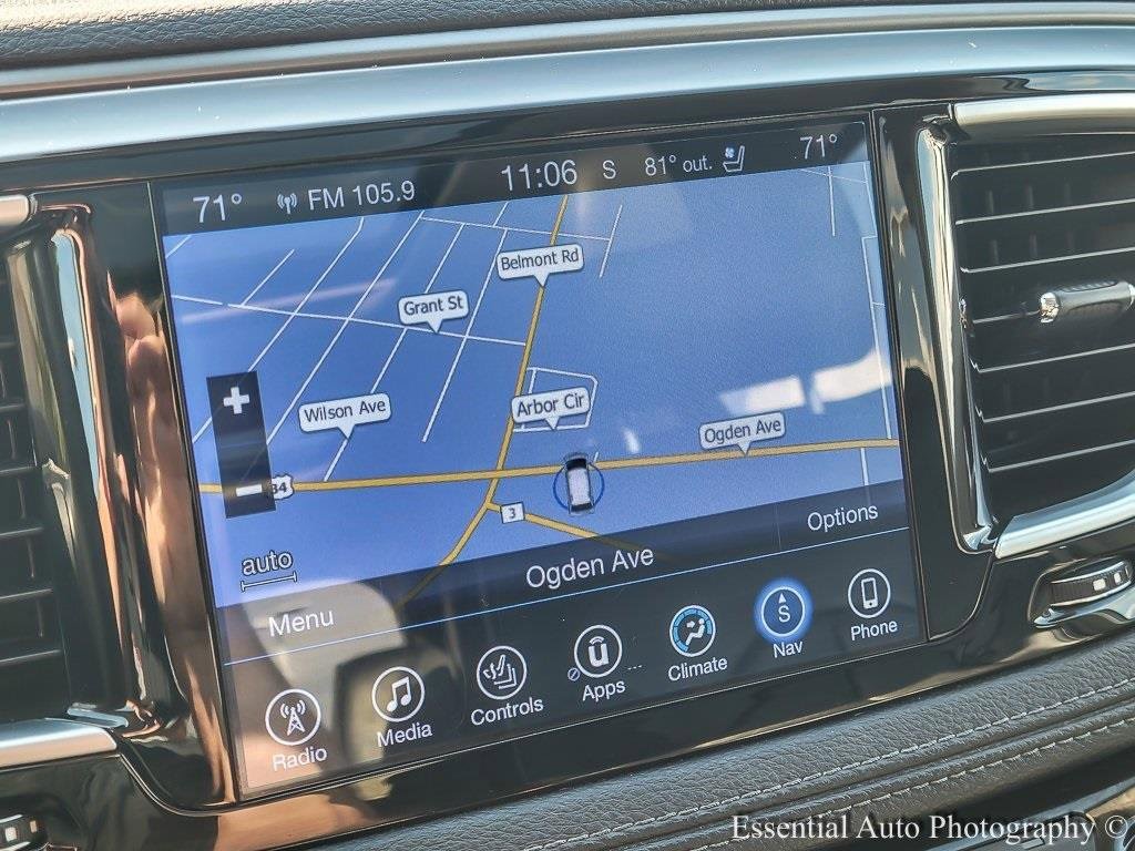 Used 2017 Chrysler Pacifica Limited image 16