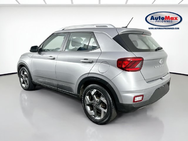 Used 2023 Hyundai Venue SEL w/ Cargo Package FWD image 6