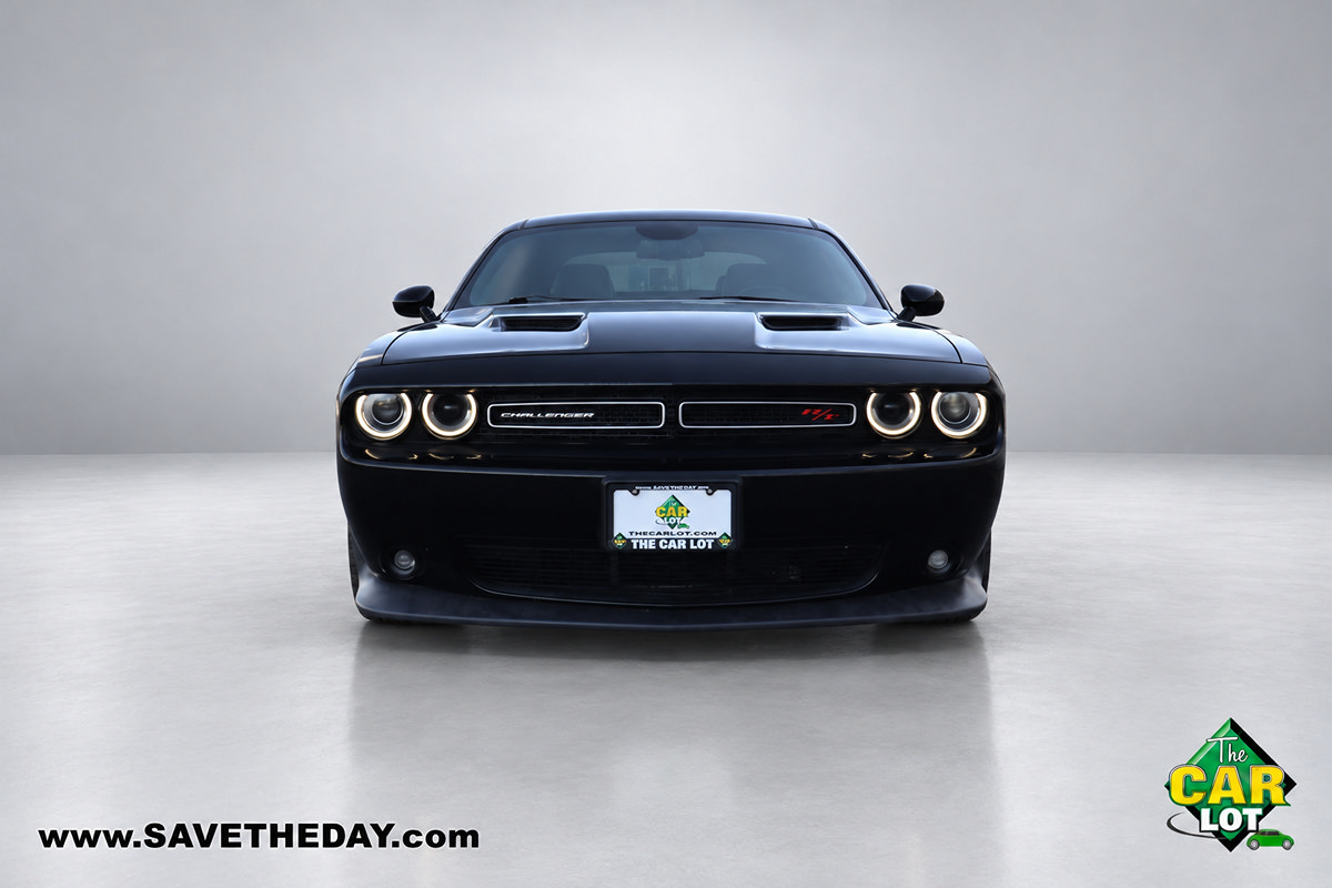 Used 2016 Dodge Challenger R/T Scat Pack w/ Leather Interior Group RWD image 11