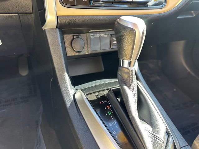 Used 2018 Toyota Corolla LE FWD image 24