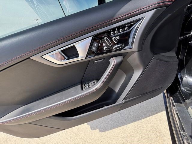 Used 2017 Jaguar F-TYPE R image 12