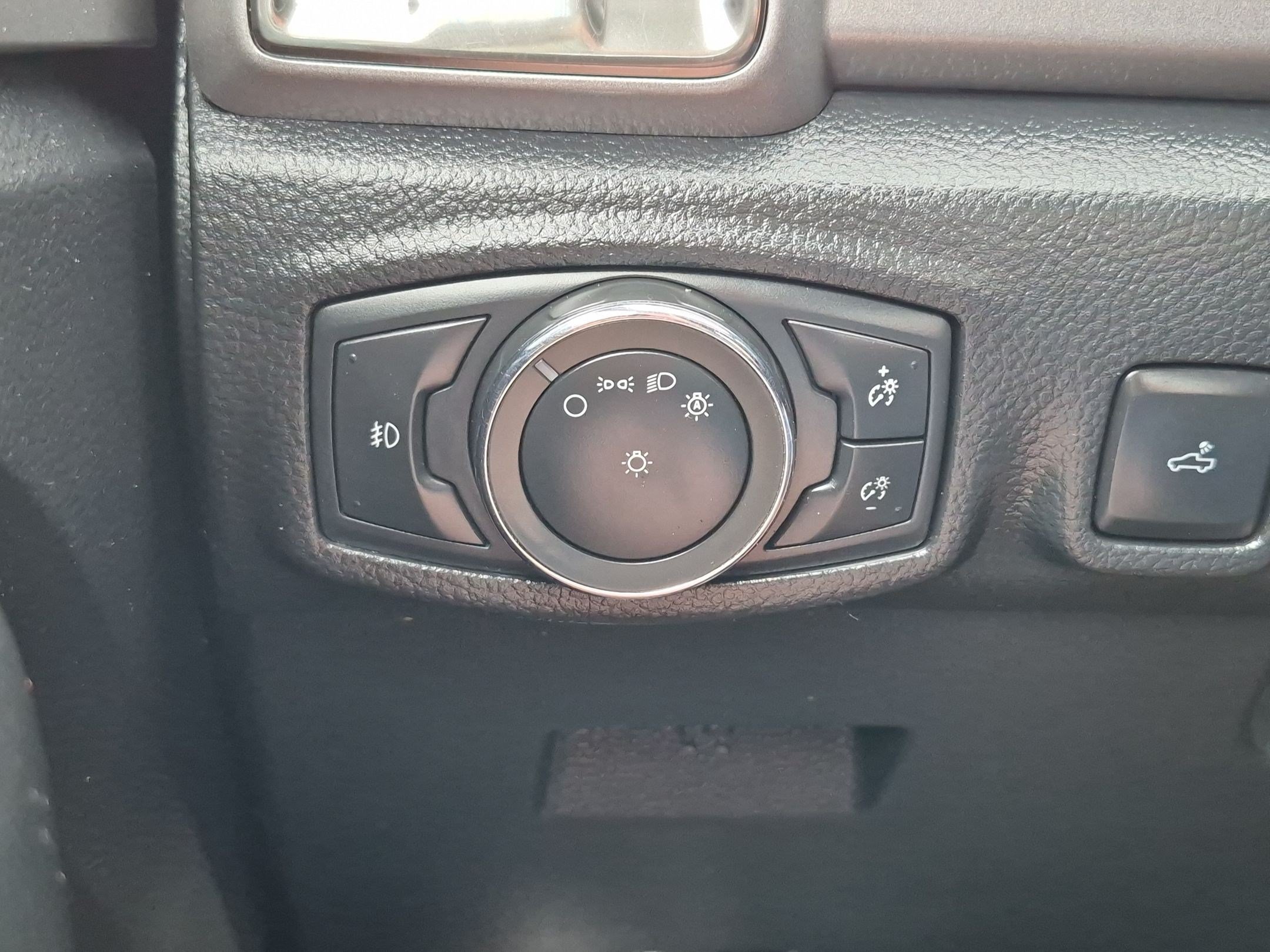Used 2019 Ford Ranger XLT w/ Equipment Group 302A Luxury AWD/4WD image 18