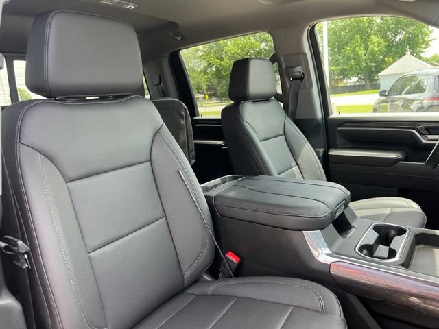 Used 2025 Chevrolet Silverado 2500 LTZ w/ LTZ Plus Package AWD/4WD image 9