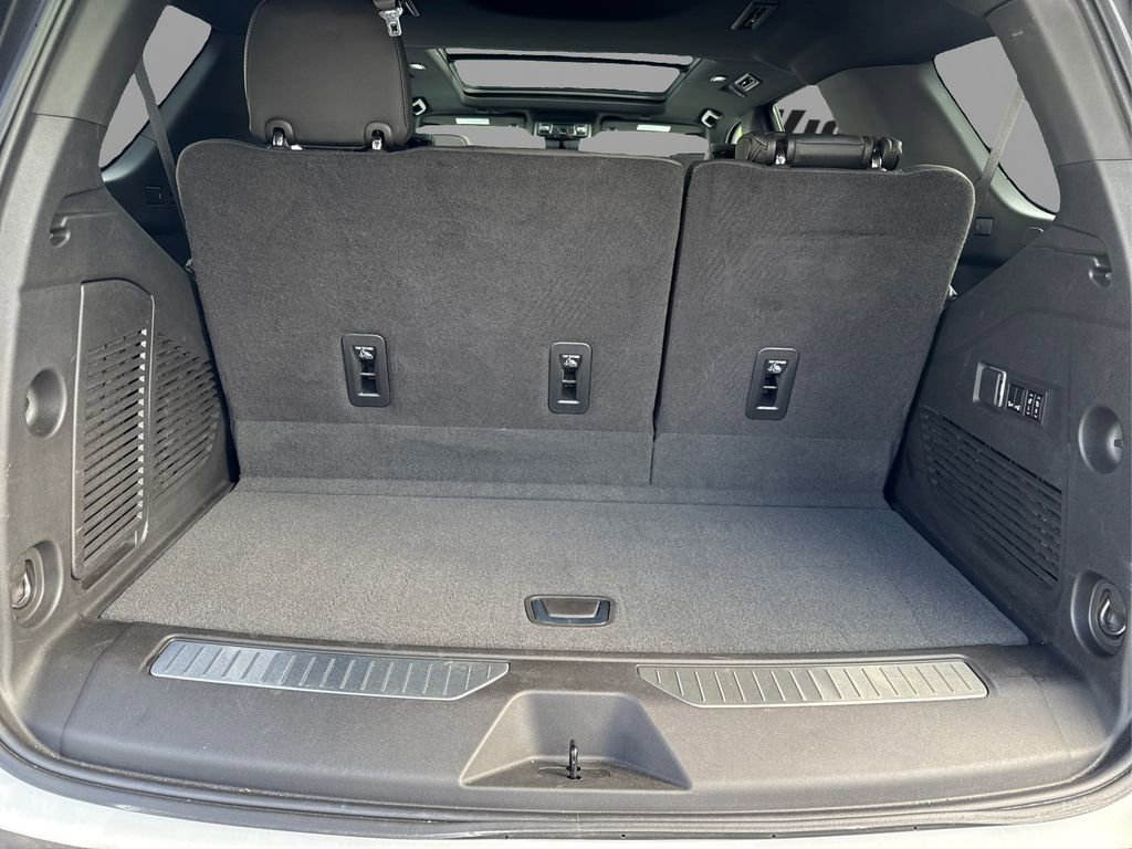 Used 2023 Chevrolet Tahoe High Country image 11