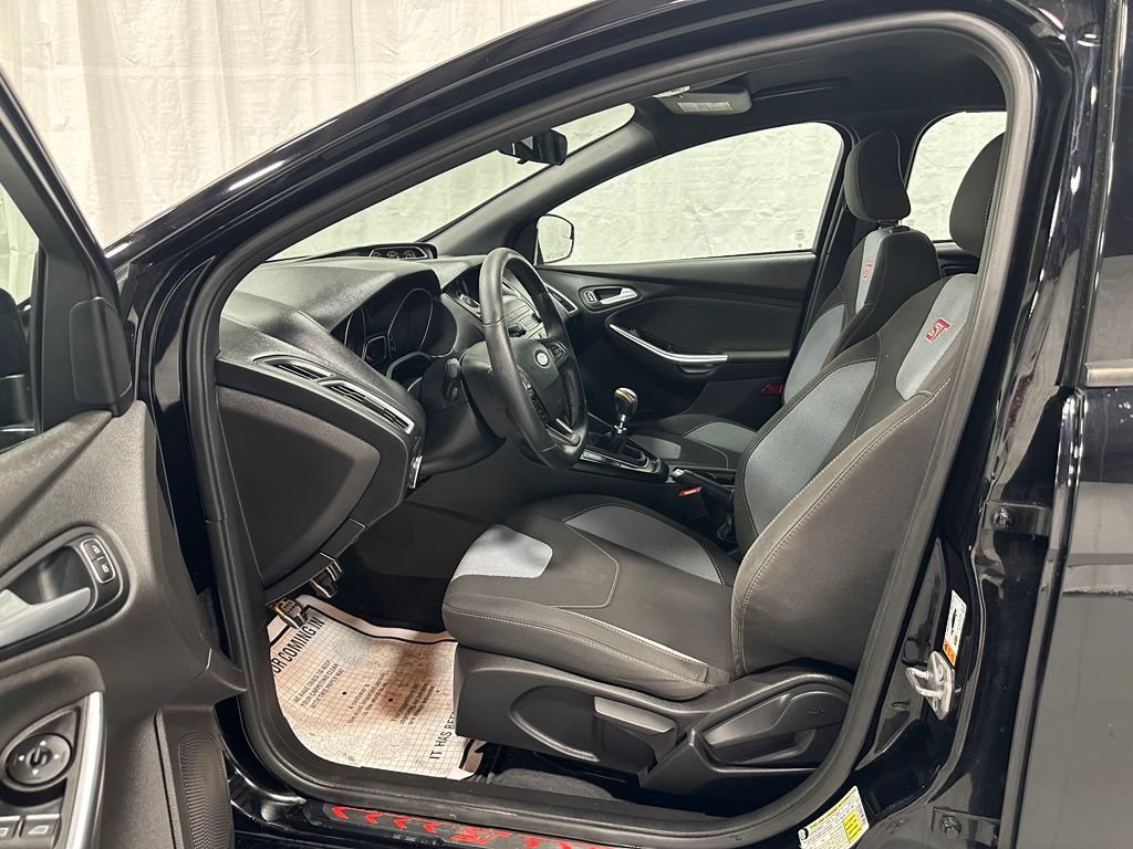 Used 2018 Ford Focus ST FWD image 10