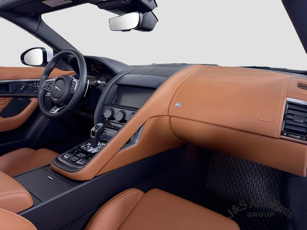 Used 2022 Jaguar F-TYPE R image 37