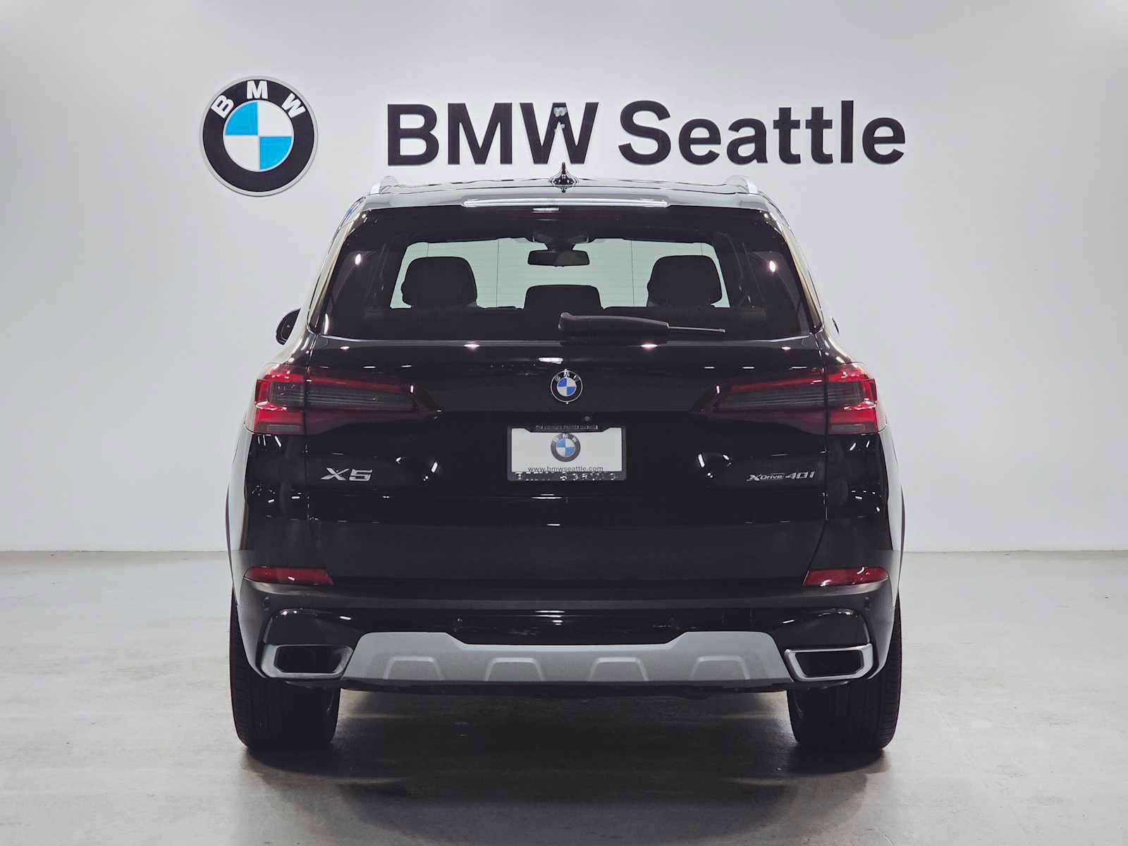Used 2022 BMW X5 xDrive40i w/ Parking Assistance Package image 5