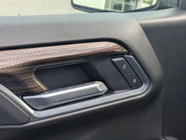 Used 2025 Chevrolet Silverado 1500 LT image 12