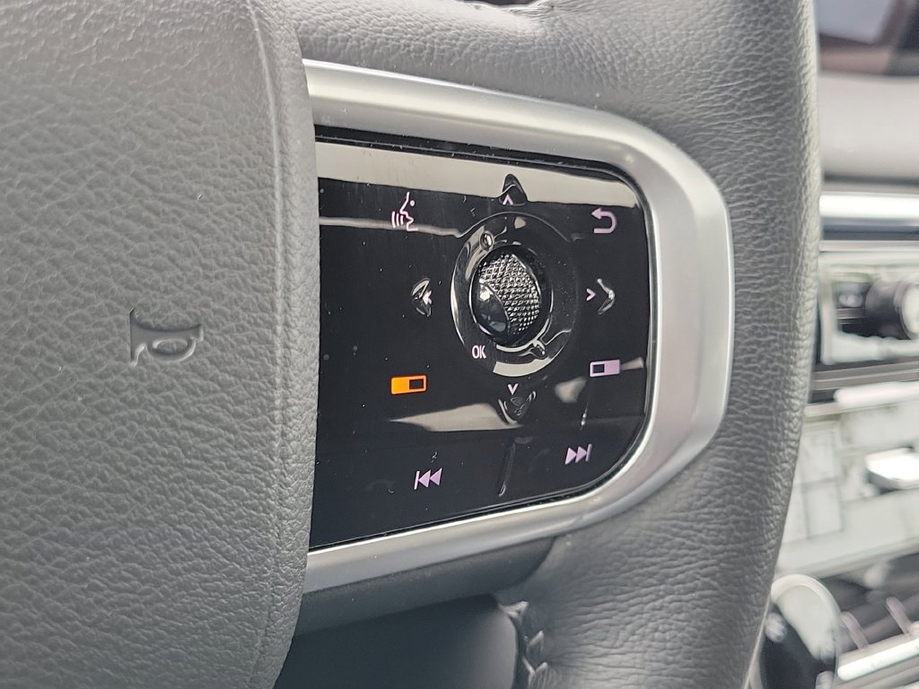 Certified 2025 Nissan Armada Platinum RWD image 33