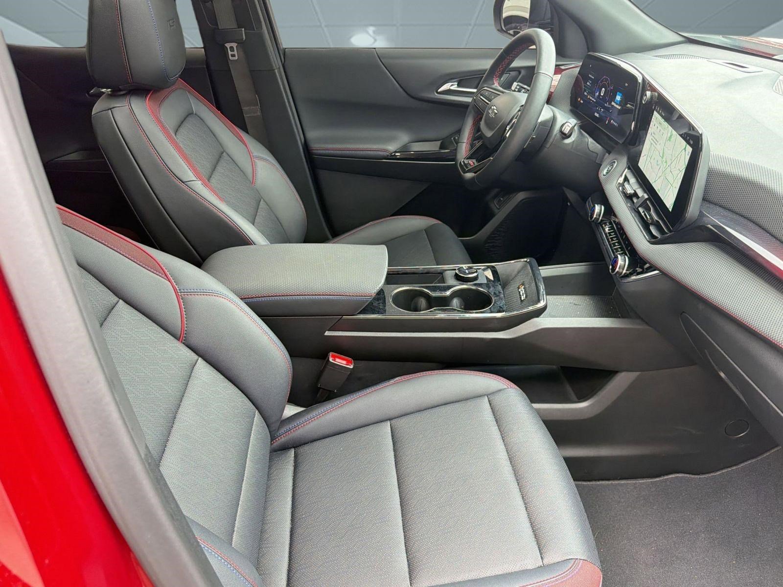 Used 2025 Chevrolet Equinox RS w/ Safety and Technology Package image 30