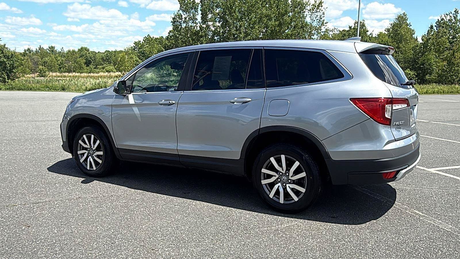 Used 2021 Honda Pilot EX image 11