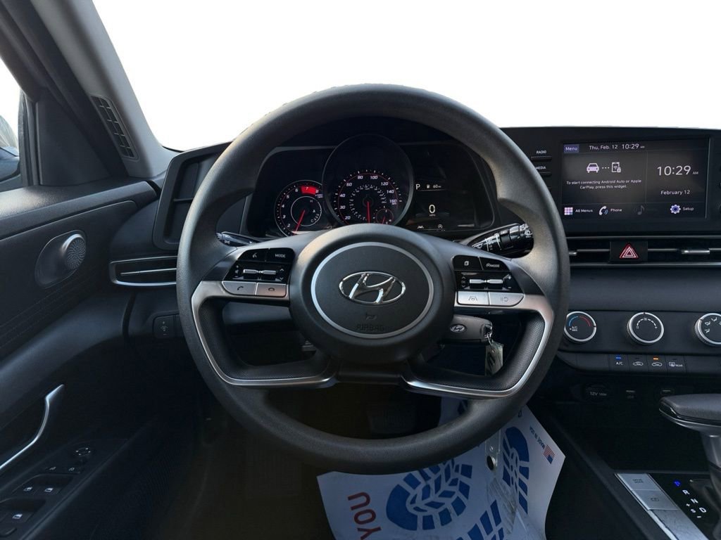 Used 2022 Hyundai Elantra SE w/ Preferred Accessory Package image 21