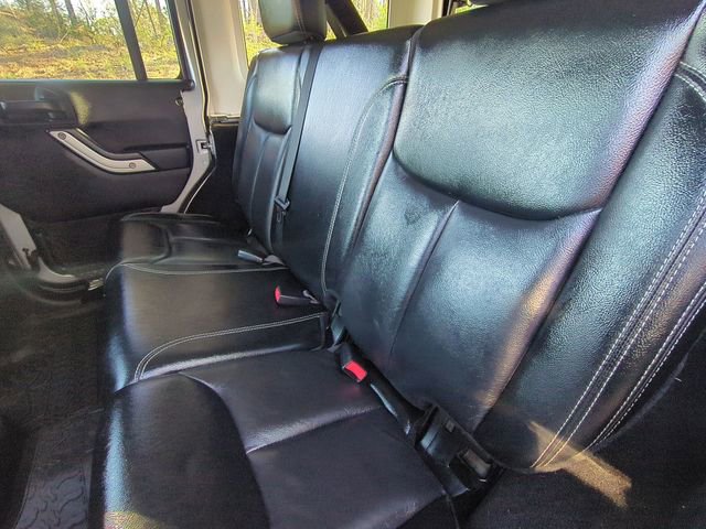Used 2015 Jeep Wrangler Unlimited Rubicon w/ Dual Top Group image 28