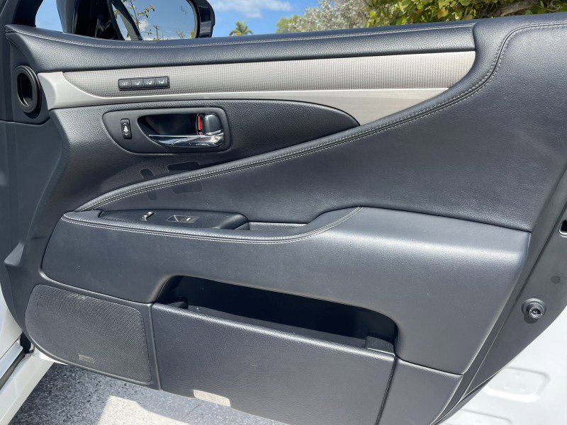 Used 2013 Lexus LS 460 AWD w/ F-Sport Pkg image 27
