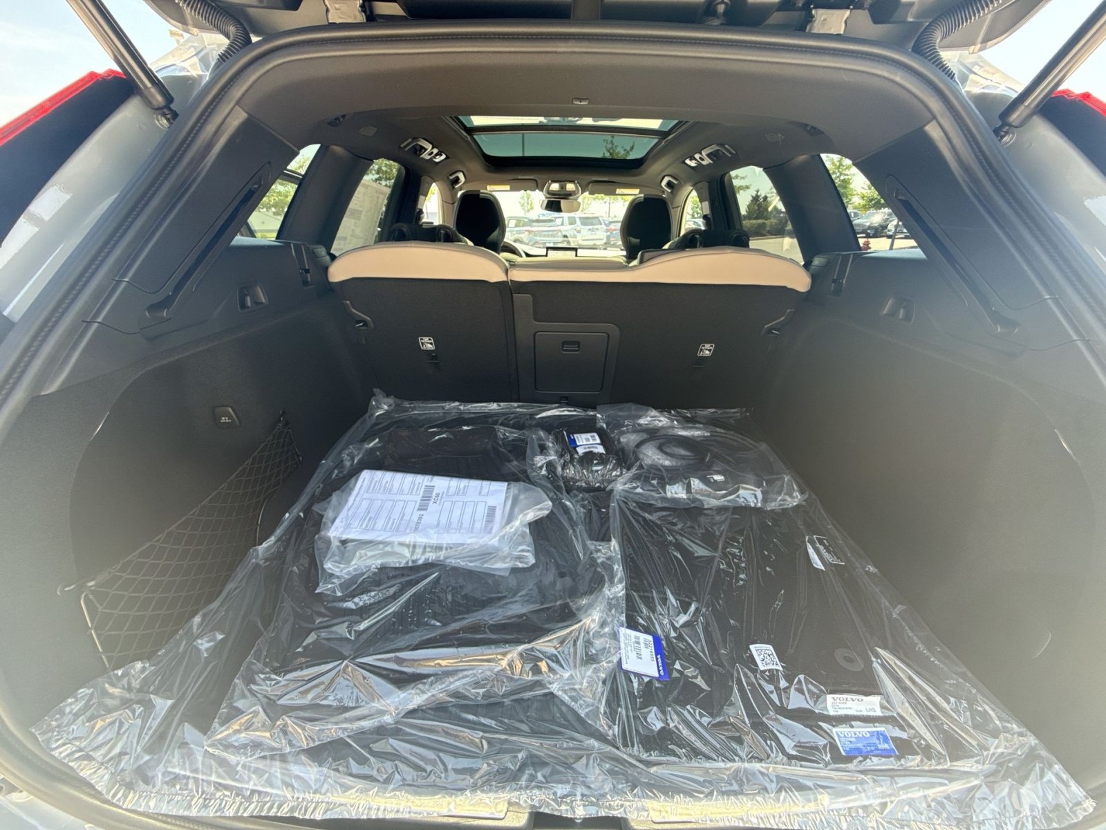 New 2026 Volvo XC60 T8 Plus w/ Protection Package Premier AWD/4WD image 27