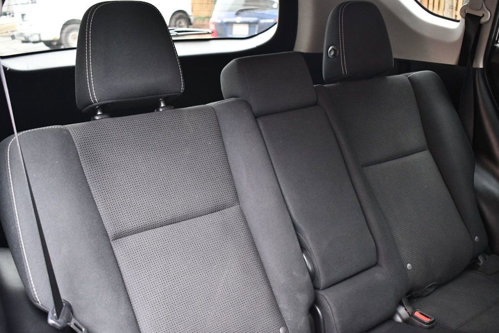 Used 2018 Toyota RAV4 XLE w/ Plus Extra Value Package image 25