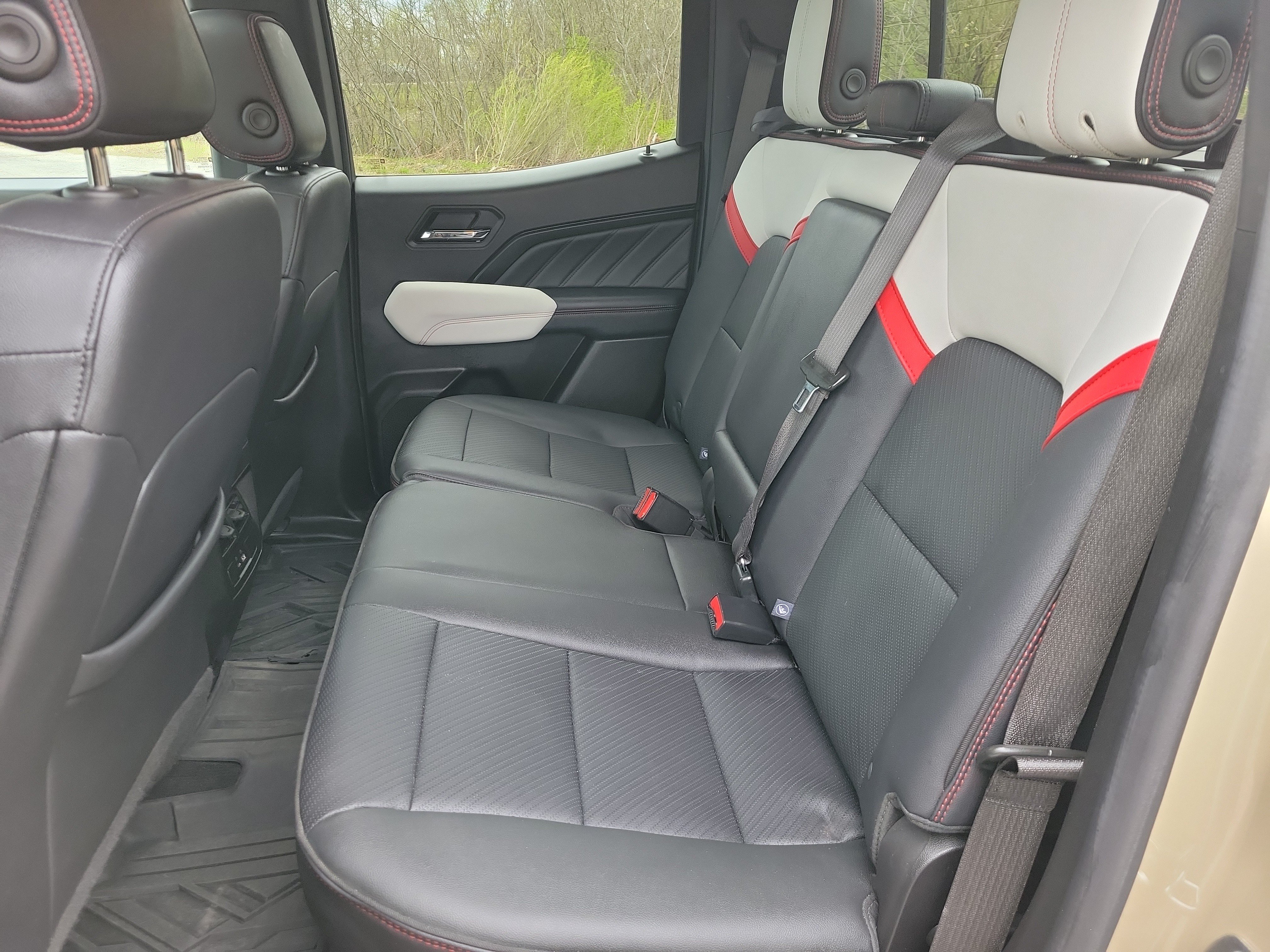Used 2024 GMC Canyon AT4X AWD/4WD image 16