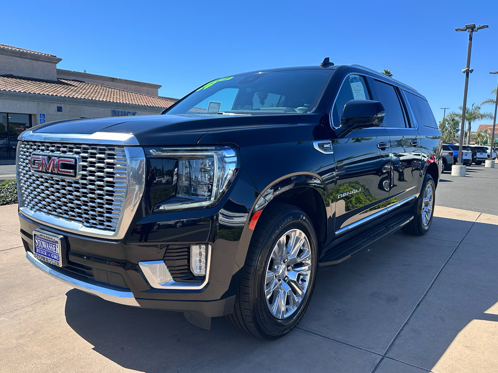Used 2024 GMC Yukon XL Denali AWD/4WD image 1
