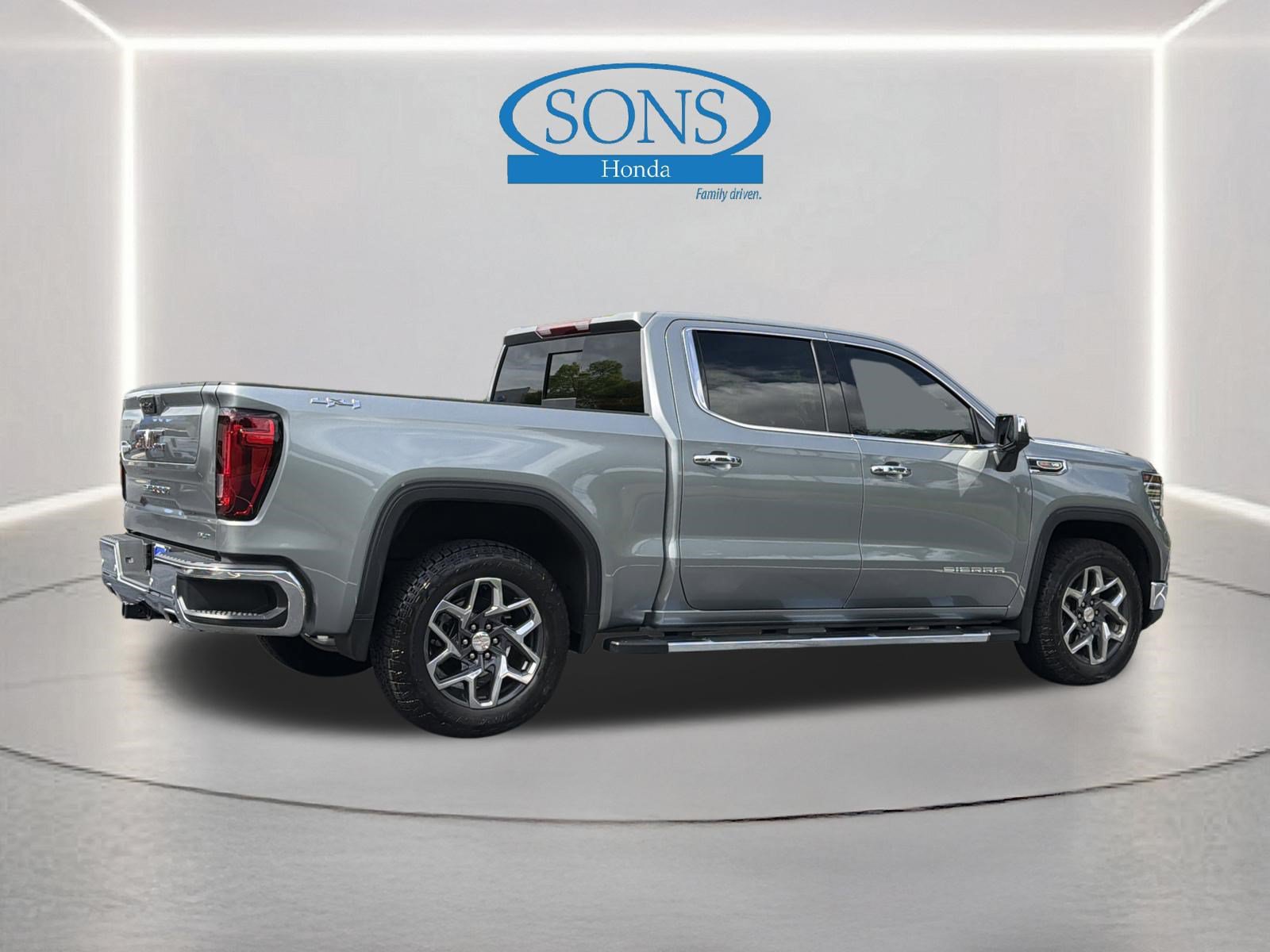 Used 2025 GMC Sierra 1500 SLT w/ SLT Premium Package AWD/4WD image 25