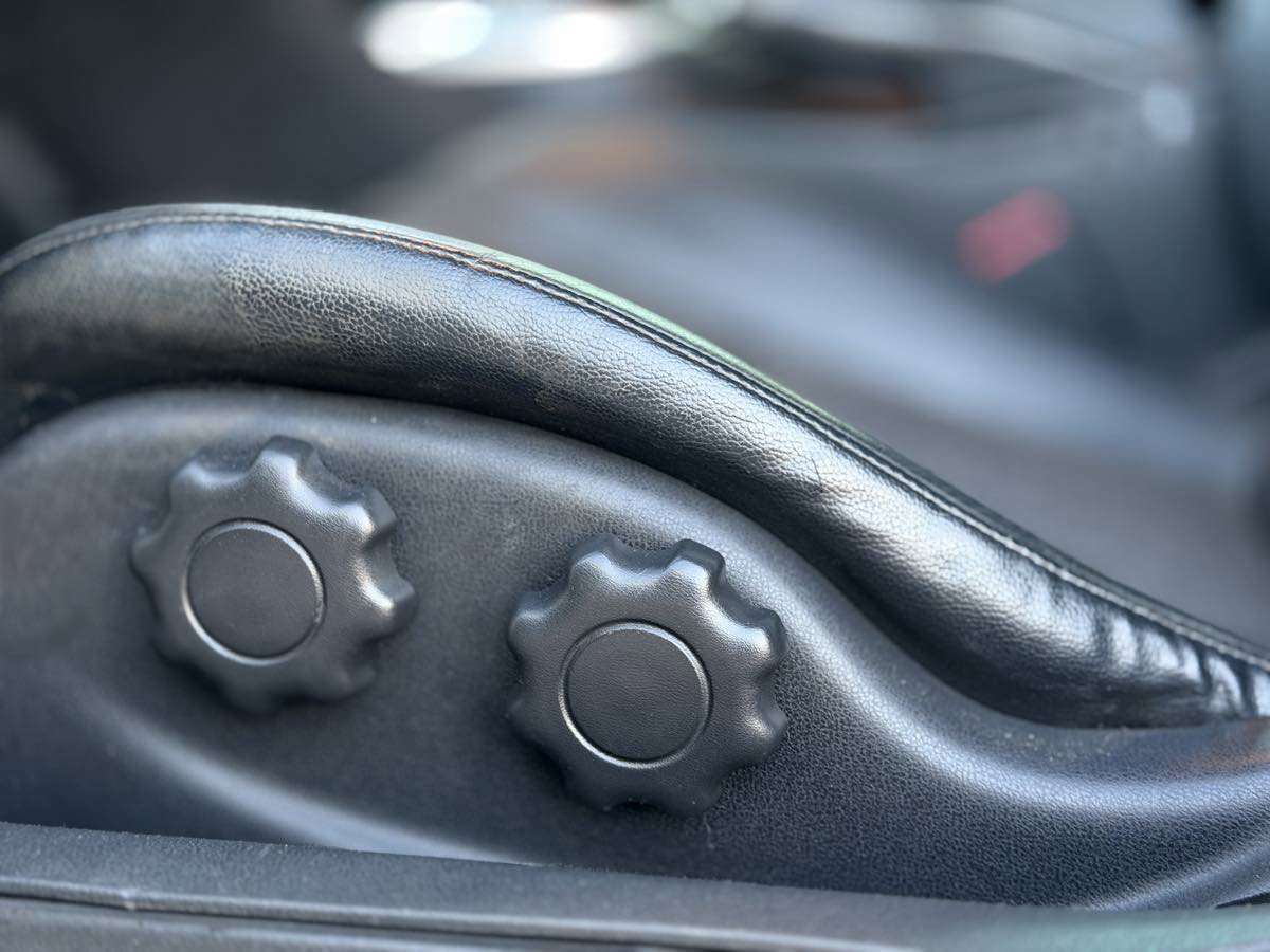 Used 2011 Nissan 370Z Touring w/ Sport Pkg image 24