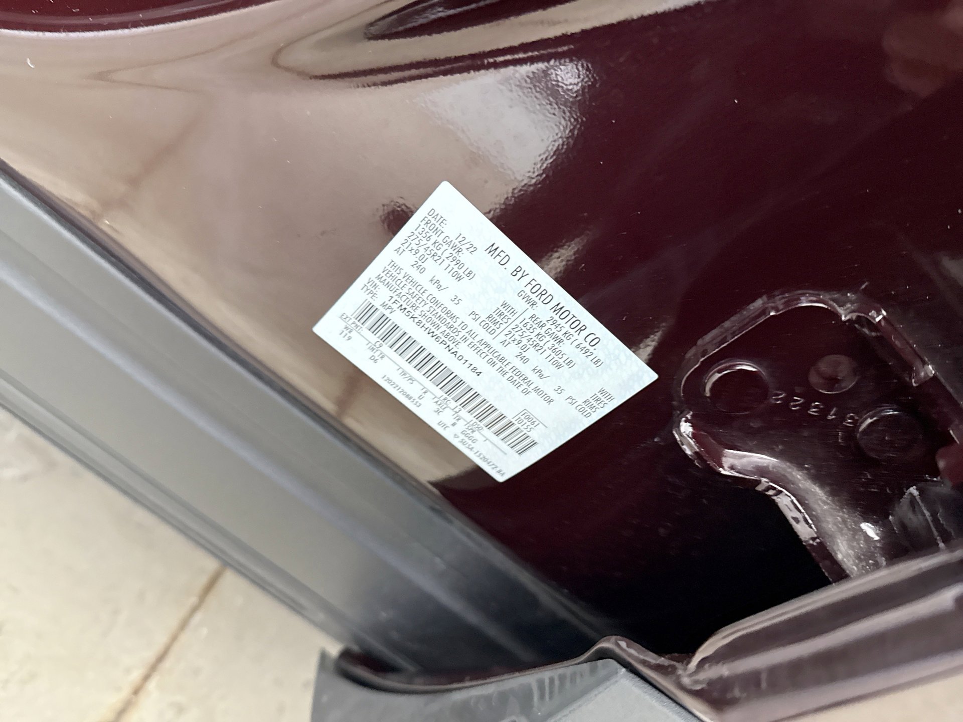 Used 2023 Ford Explorer Platinum w/ Premium Technology Package image 20