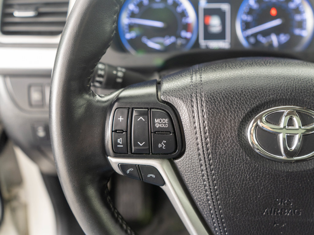 Used 2019 Toyota Highlander Limited Platinum AWD/4WD image 17