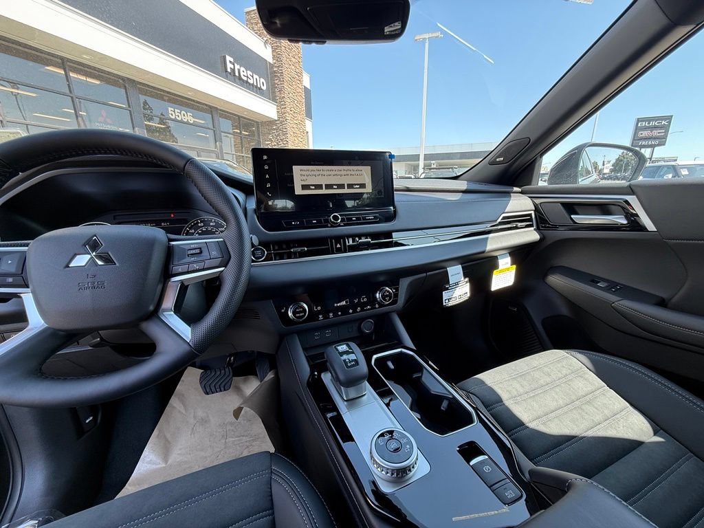 New 2026 Mitsubishi Outlander LE FWD image 24