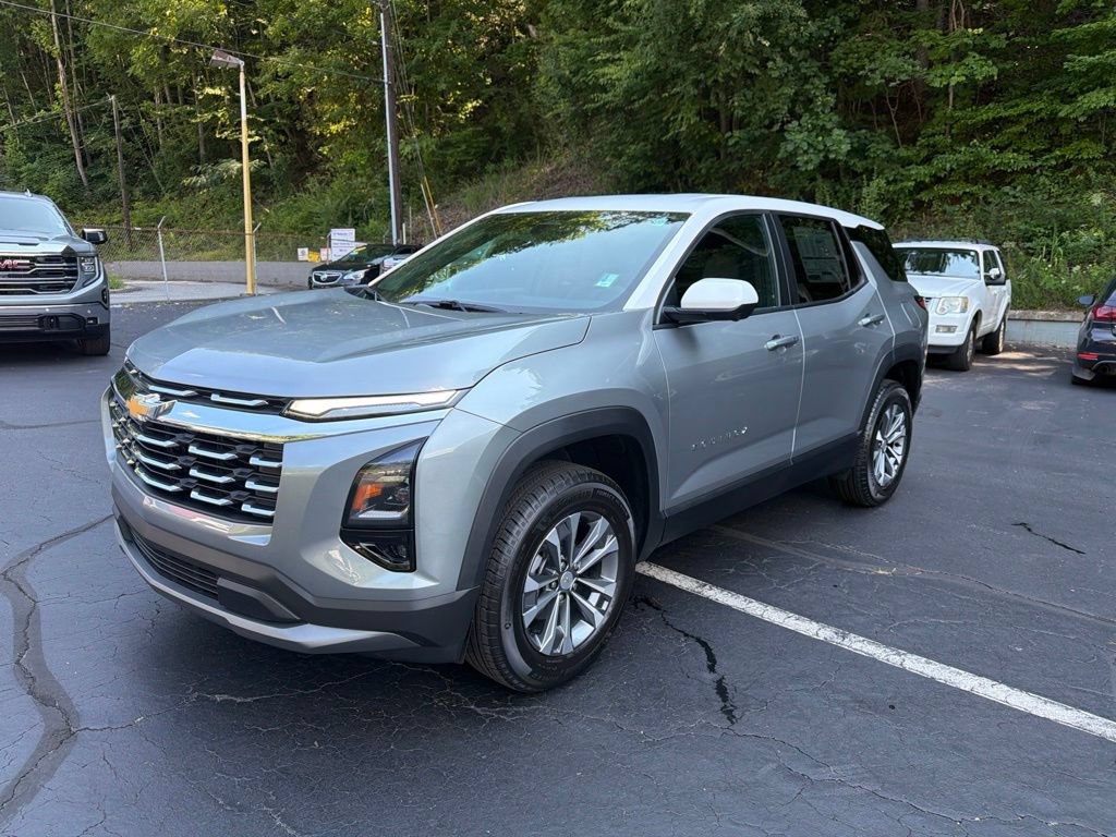 New 2026 Chevrolet Equinox LT w/ Convenience Package II AWD/4WD image 2