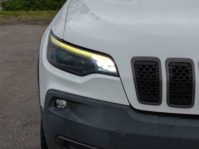 Used 2019 Jeep Cherokee Trailhawk AWD/4WD image 9