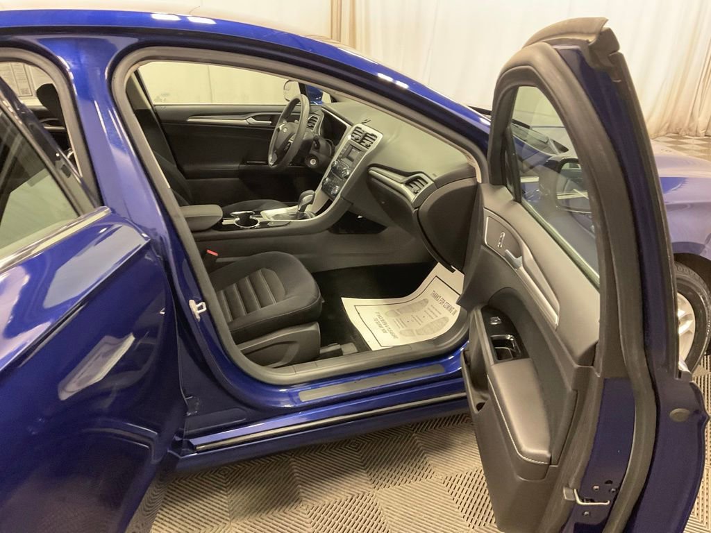Used 2014 Ford Fusion SE image 21