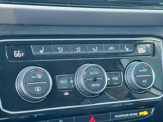 Used 2022 Volkswagen Atlas SE w/ Panoramic Sunroof Package image 18