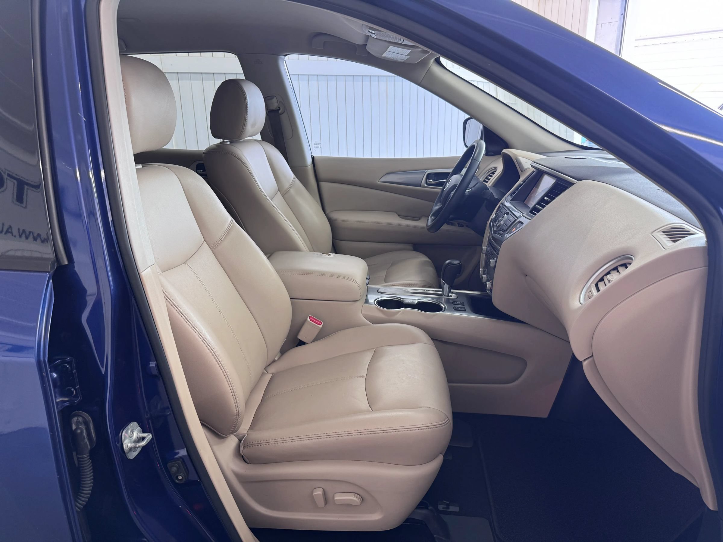 Used 2017 Nissan Pathfinder SL FWD image 10