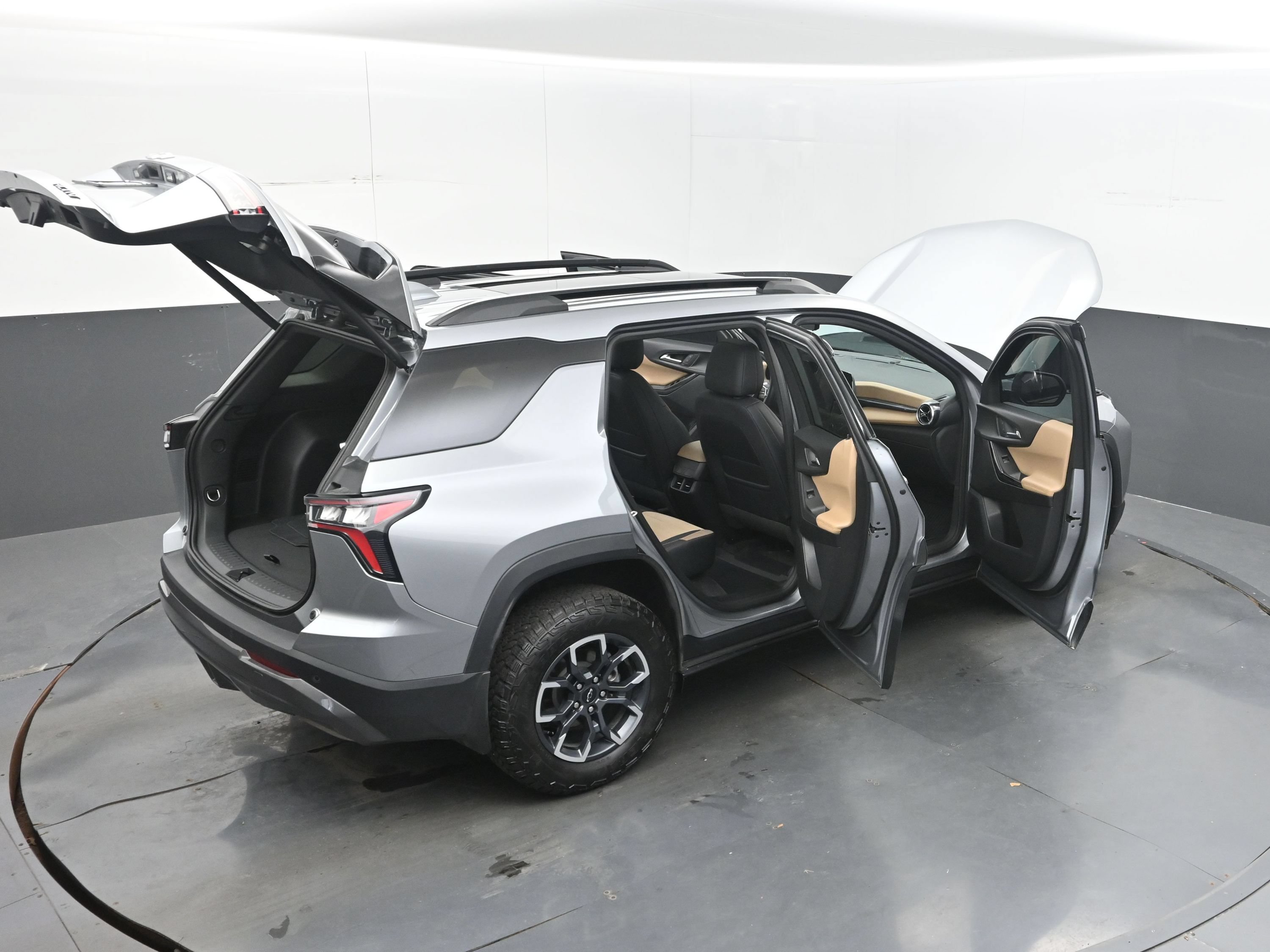 Used 2026 Chevrolet Equinox ACTIV w/ Safety and Technology Package AWD/4WD image 50