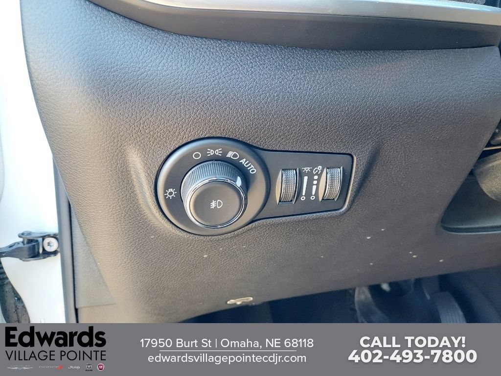 New 2023 Jeep Compass Latitude w/ Mopar Graphics Package AWD/4WD image 11