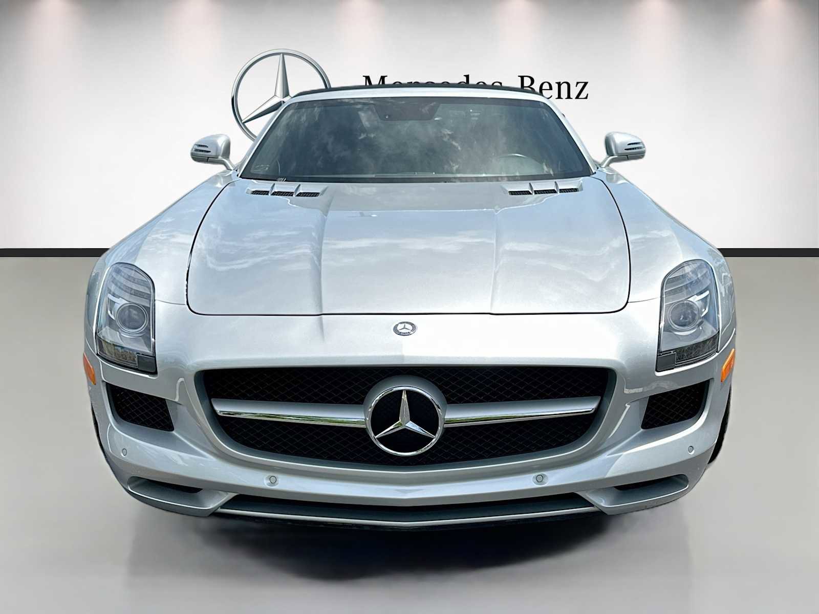 Used 2012 Mercedes-Benz SLS AMG Roadster video 2