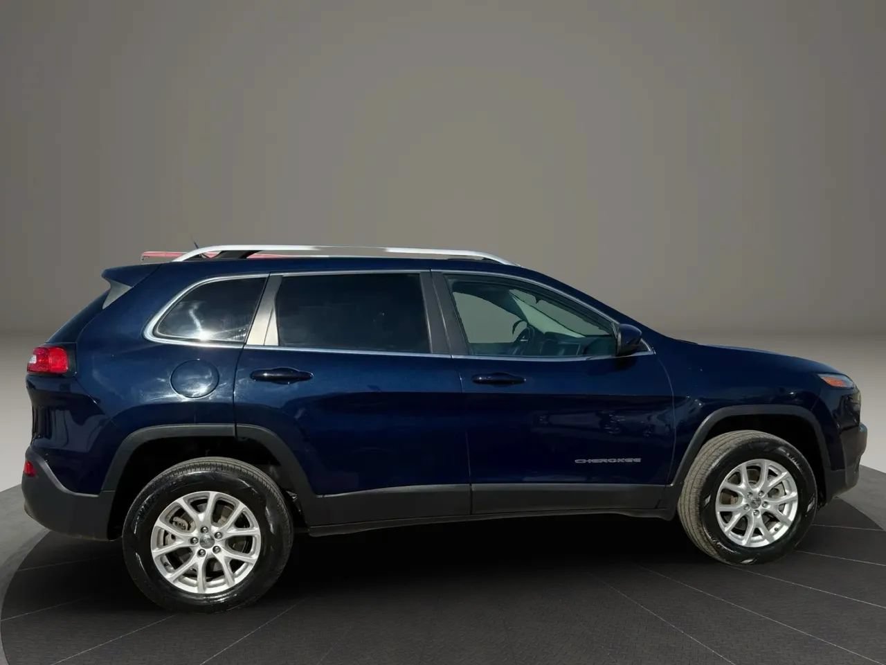 Used 2014 Jeep Cherokee Latitude w/ Comfort/Convenience Group AWD/4WD image 6