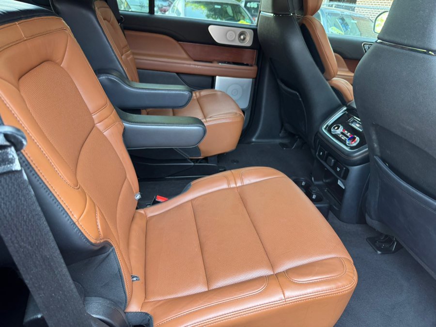 Used 2020 Lincoln Navigator Reserve w/ Luxury Package AWD/4WD image 20