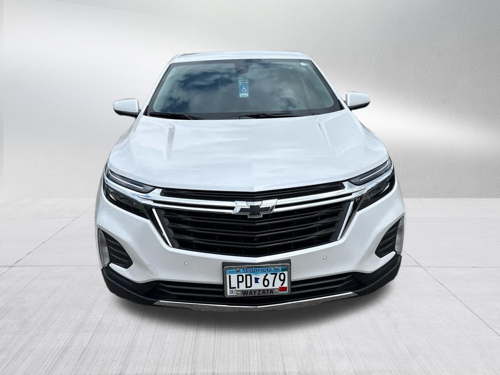 Used 2024 Chevrolet Equinox LT AWD/4WD image 2