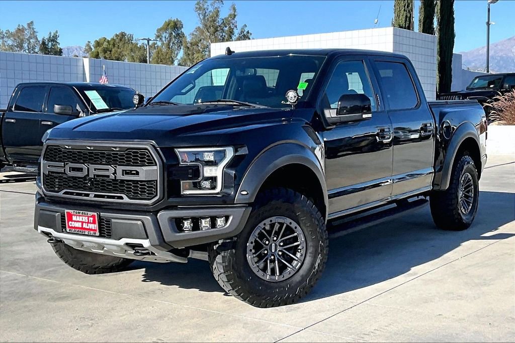 Used 2019 Ford F150 Raptor w/ Equipment Group 802A Luxury AWD/4WD image 2