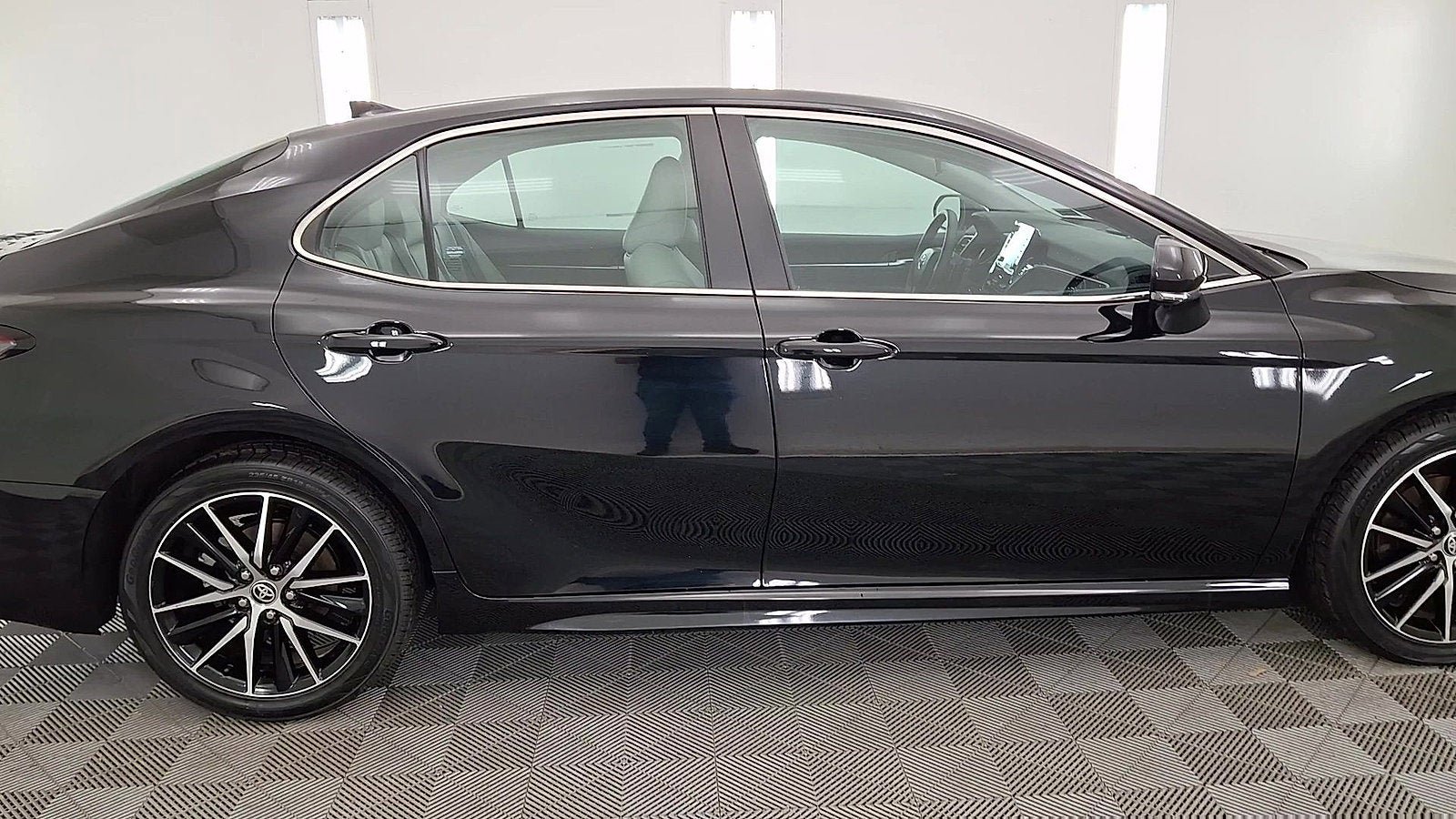 Certified 2024 Toyota Camry SE image 5