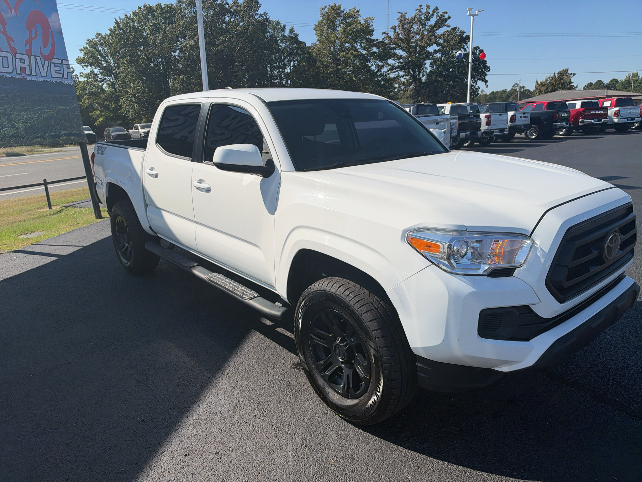 Used 2021 Toyota Tacoma SR w/ SR Convenience Package RWD image 3