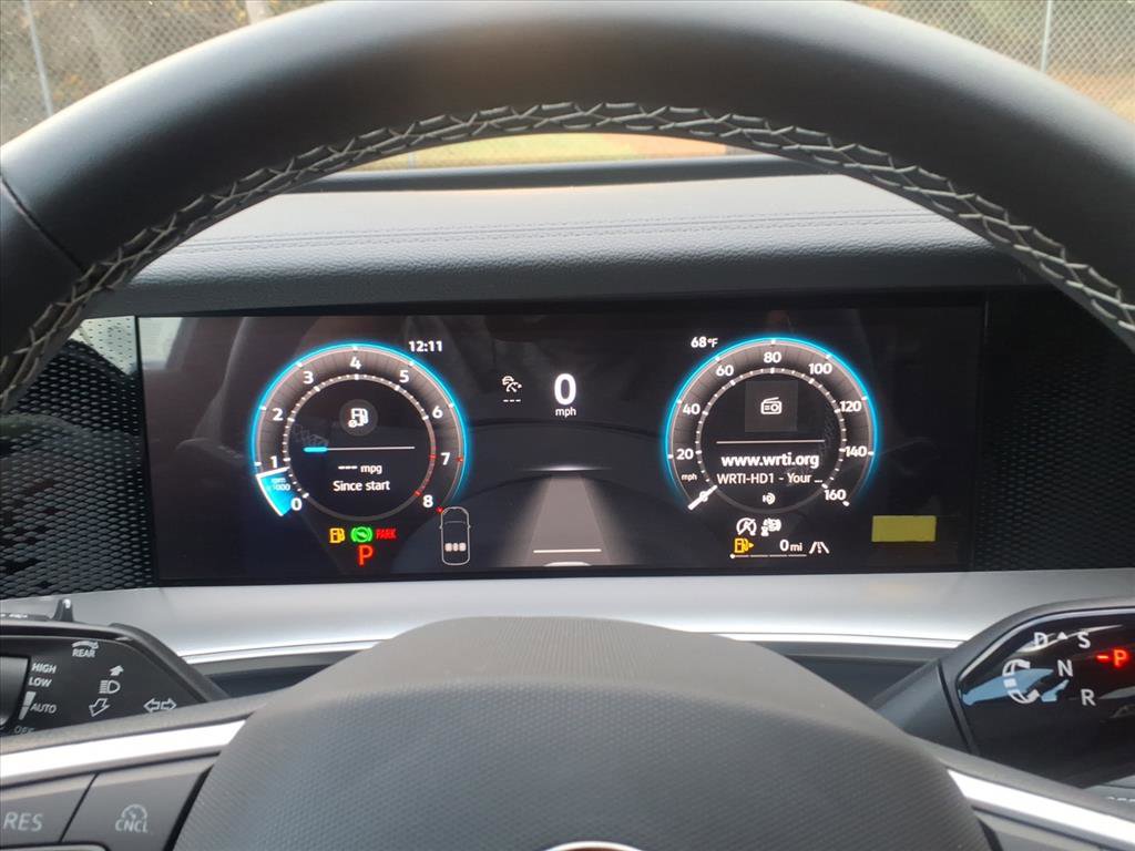 New 2025 Volkswagen Tiguan SE image 10