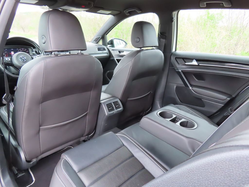 Used 2018 Volkswagen Golf R 4-Door image 30